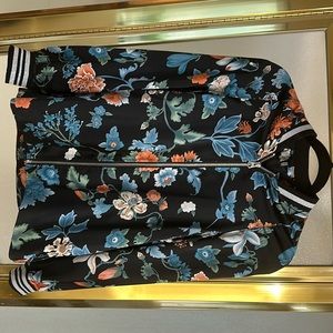 Satin bomber jacket. Black with colorful flowers.